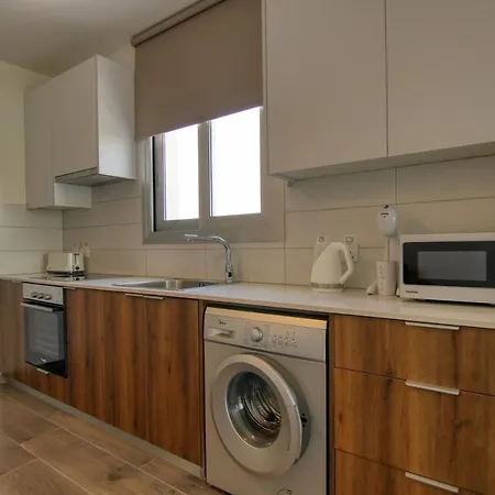 Phaedrus Living Coral Allure Апартаменты Ларнака