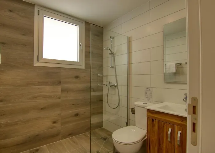 Phaedrus Living Coral Allure * Larnaca