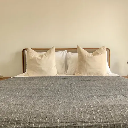 Phaedrus Living Coral Allure Apartment *
