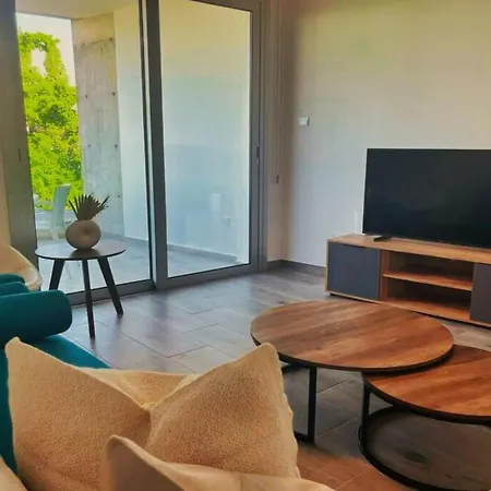 Phaedrus Living Coral Allure * Larnaca